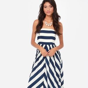 DREAMBOAT  IVORY AND NAVY BLUE STRIPED MAX…